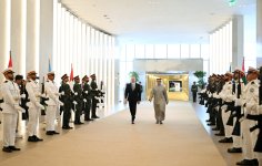 Президент Ильхам Алиев прибыл с рабочим визитом в ОАЭ (ФОТО/ВИДЕО)