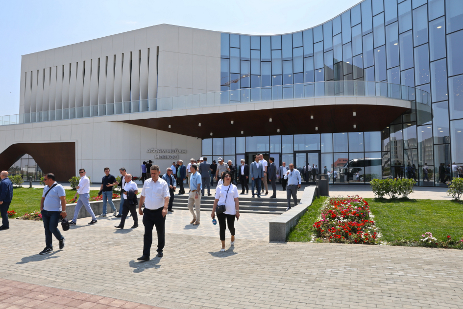 В рамках очередной поездки в Карабах руководители политических партий Азербайджана посетили Агдам (ФОТО)