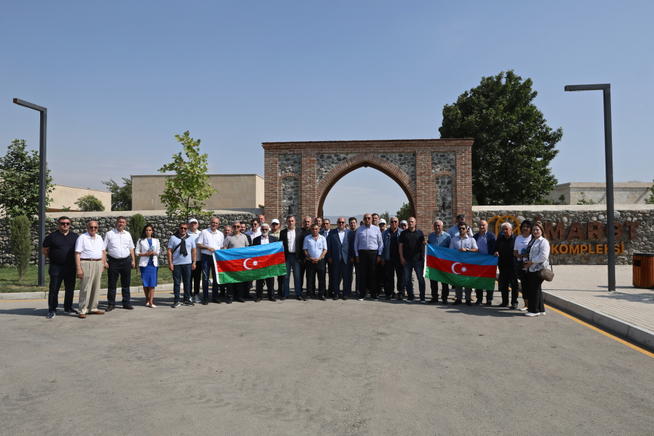 В рамках очередной поездки в Карабах руководители политических партий Азербайджана посетили Агдам (ФОТО)