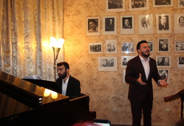 В рамках проекта "Гости Бюльбюля" прошел вечер, посвященный творчеству Самеда Вургуна (ФОТО)