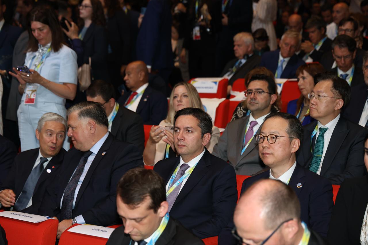 Азербайджан принял участие в Украинской конференции по восстановлению в Риме (ФОТО)