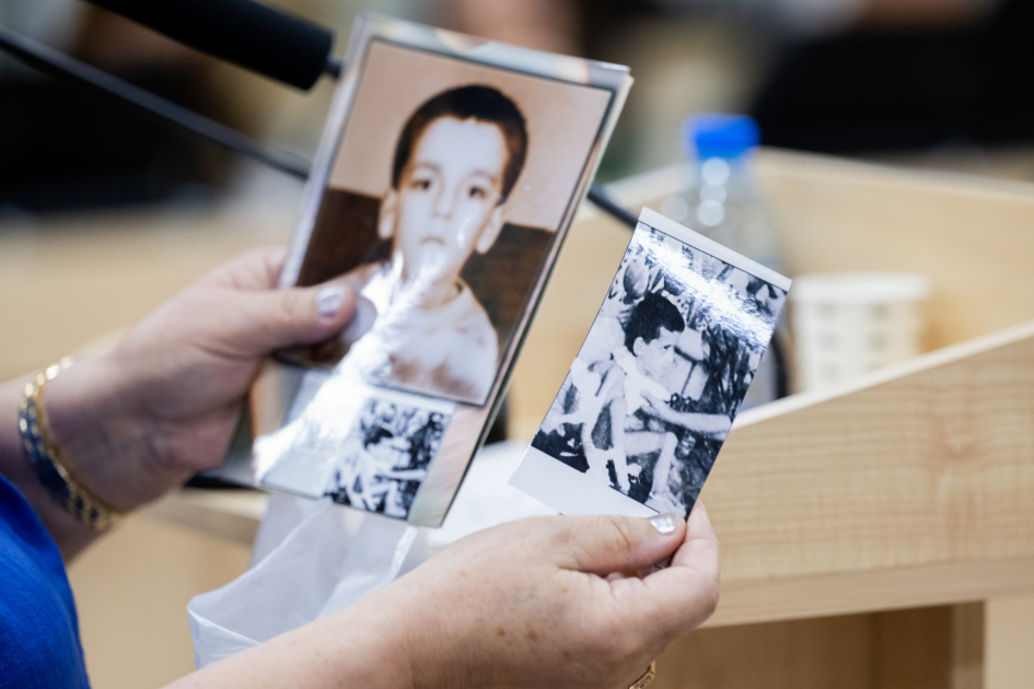 На судебном заседании были продемонстрированы видеокадры пыток, учиненных вооруженными силами Армении при захвате азербайджанцев в плен (ФОТО)