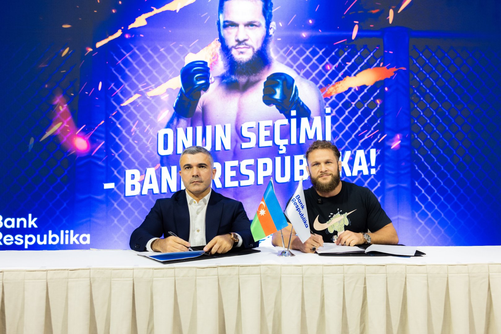 Банк Республика и звезда UFC Рафаэль Физиев подписали соглашение о сотрудничестве (ФОТО)