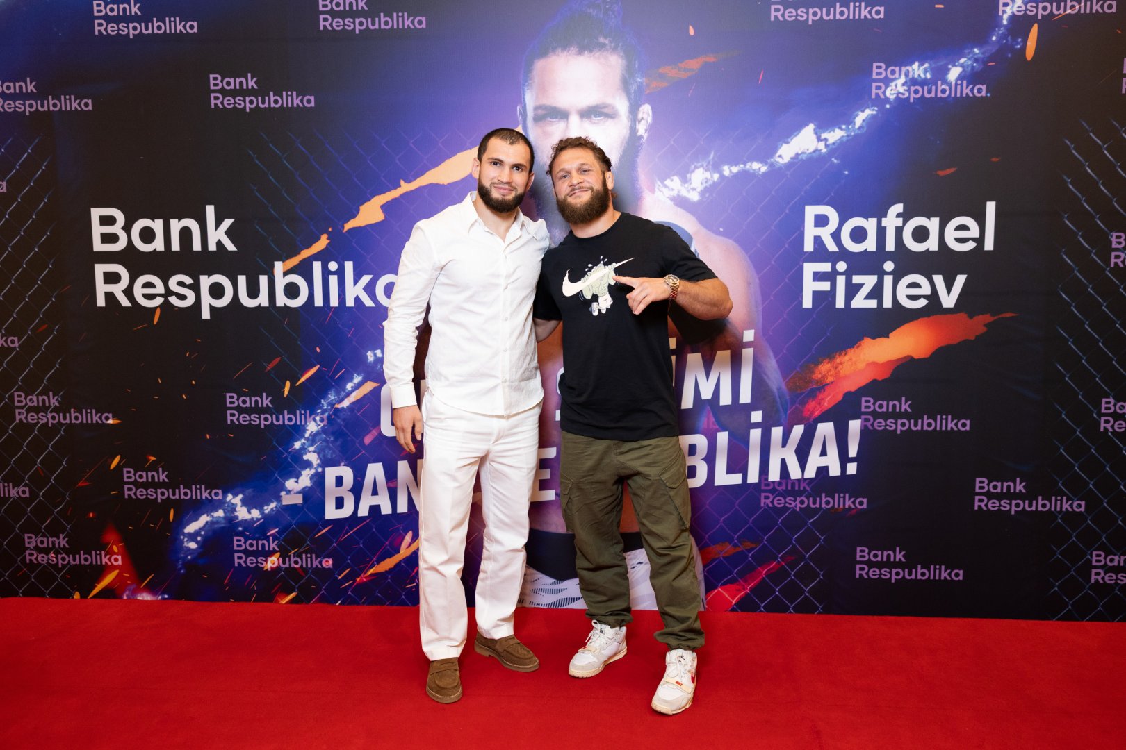 Банк Республика и звезда UFC Рафаэль Физиев подписали соглашение о сотрудничестве (ФОТО)