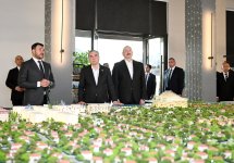 Президент Ильхам Алиев и председатель Халк Маслахаты Туркменистана Гурбангулы Бердымухамедов посетили Sea Breeze (ФОТО/ВИДЕО)