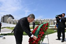 Председатель Халк Маслахаты Туркменистана Гурбангулы Бердымухамедов посетил Парк Победы в Баку (ФОТО)
