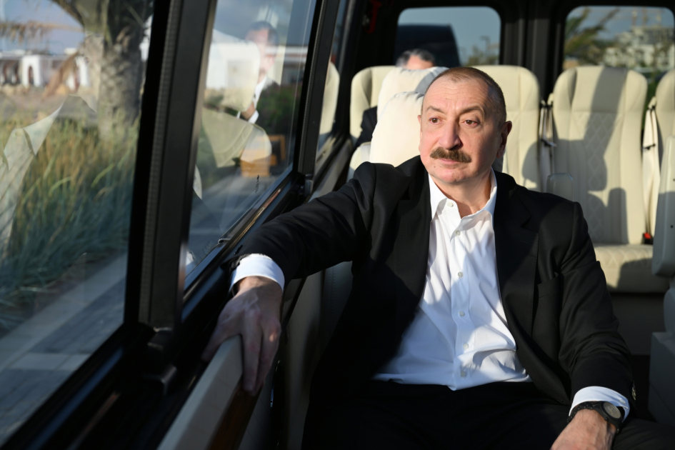 Президент Ильхам Алиев и председатель Халк Маслахаты Туркменистана Гурбангулы Бердымухамедов посетили Sea Breeze (ФОТО/ВИДЕО)