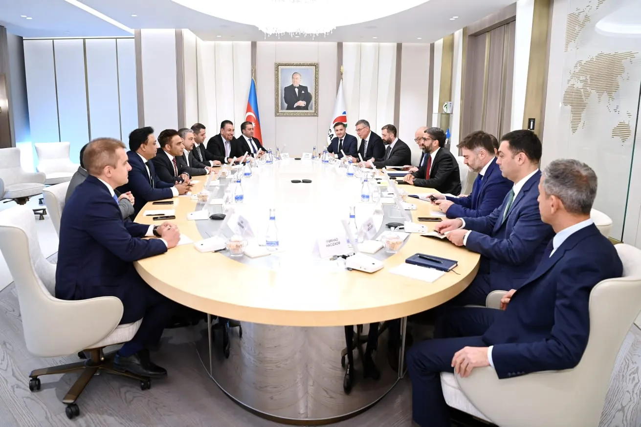 SOCAR и компания из ОАЭ подписали соглашение об интеллектуальной газовой сети (ФОТО)