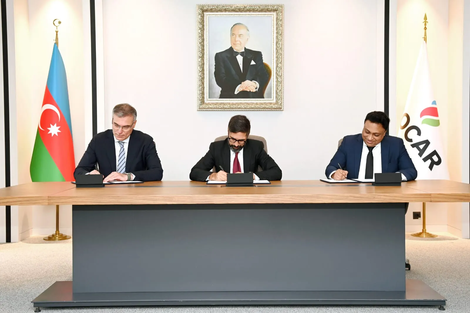 SOCAR и компания из ОАЭ подписали соглашение об интеллектуальной газовой сети (ФОТО)