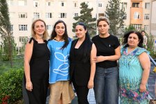 При участии вице-президента Фонда Гейдара Алиева Лейлы Алиевой в пользование жителей передан очередной благоустроенный двор (ФОТО)