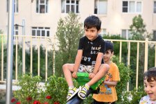 При участии вице-президента Фонда Гейдара Алиева Лейлы Алиевой в пользование жителей передан очередной благоустроенный двор (ФОТО)