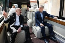 Президент Ильхам Алиев и Гурбангулы Бердымухамедов ознакомились с выставкой «Гейдар Алиев и Карабах» в Центре творчества в Шуше (ФОТО)