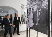 Президент Ильхам Алиев и Гурбангулы Бердымухамедов ознакомились с выставкой «Гейдар Алиев и Карабах» в Центре творчества в Шуше (ФОТО)