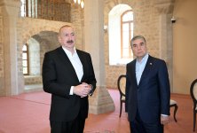 Президент Ильхам Алиев и председатель Халк Маслахаты Туркменистана посетили мечеть Юхары Говхар Ага в Шуше (ФОТО/ВИДЕО)