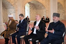 Президент Ильхам Алиев и председатель Халк Маслахаты Туркменистана посетили мечеть Юхары Говхар Ага в Шуше (ФОТО/ВИДЕО)
