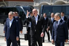 Президент Ильхам Алиев и председатель Халк Маслахаты Туркменистана посмотрели расстрелянные памятники Натаван, Бюльбюлю и Узеиру Гаджибейли в Шуше (ФОТО)