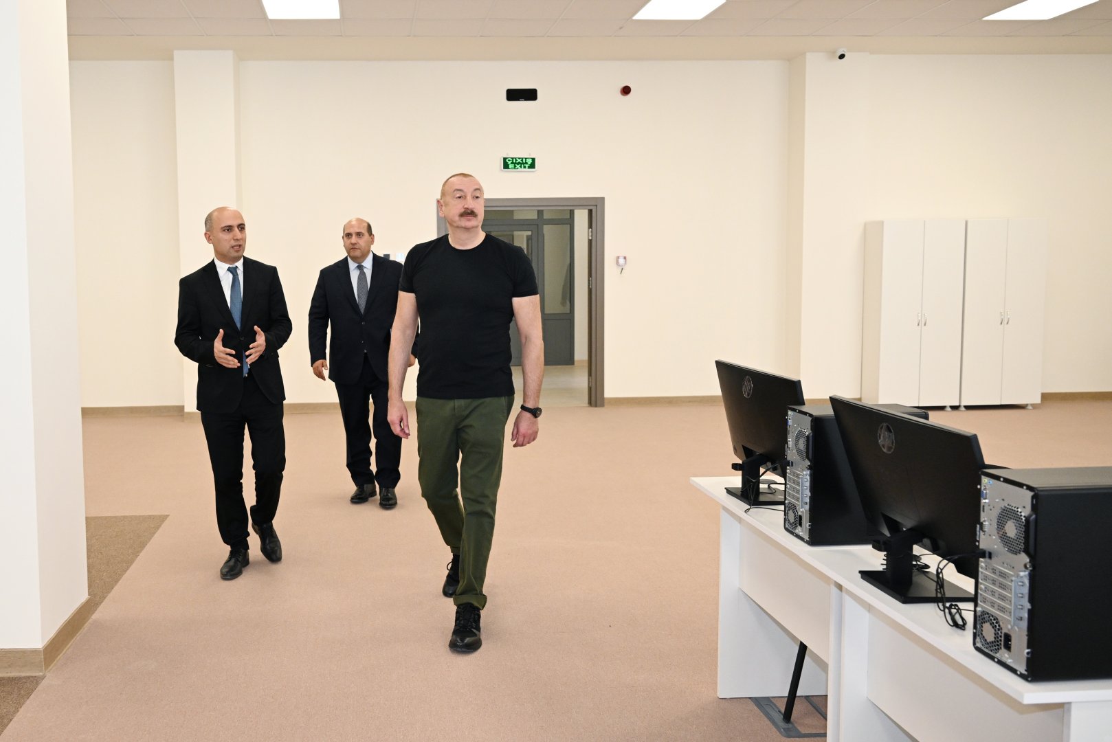 Президент Ильхам Алиев принял участие в открытии здания Агдамской городской полной средней школы номер 1 (ФОТО)