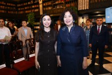 Вице-президент Фонда Гейдара Алиева Лейла Алиева приняла участие в вечере «Неизвестный нам Конфуций» в Бакинском книжном центре (ФОТО)