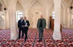 Президент Ильхам Алиев принял участие в открытии после реставрации здания исторической мечети в селе Гияслы Агдамского района (ФОТО)