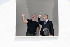 Президент Ильхам Алиев ознакомился с работами, проводимыми в селе Тезебина Ходжалинского района (ФОТО)
