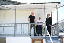 Президент Ильхам Алиев ознакомился с работами, проводимыми в селе Тезебина Ходжалинского района (ФОТО)