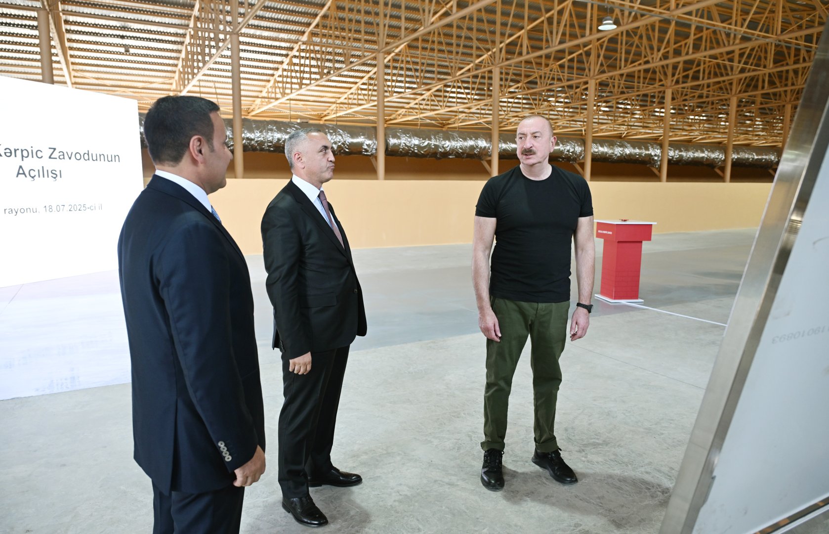 Президент Ильхам Алиев принял участие в открытии Ходжалинского кирпичного завода (ФОТО)