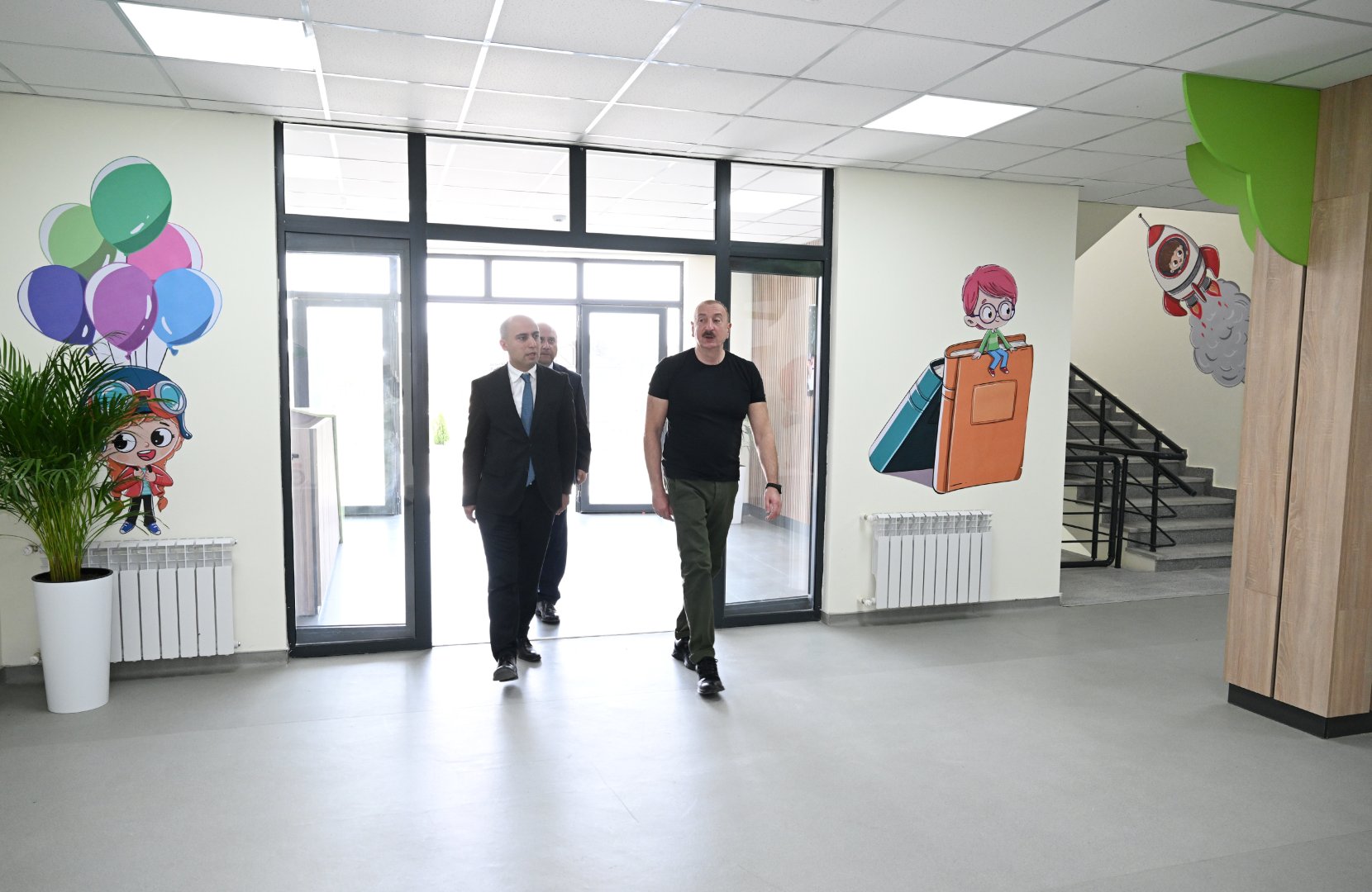 Президент Ильхам Алиев принял участие в открытии в городе Агдам яслей-детского сада номер 1 (ФОТО)