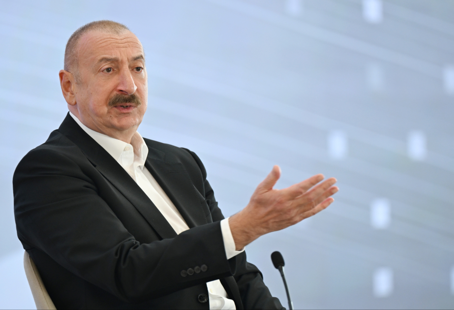 Президент Ильхам Алиев ответил на вопрос об инциденте с самолетом авиакомпании AZAL
