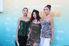 Под летним небом Каспия в Баку стартовал Dream Fest 2025 – звезды на бирюзовой дорожке (ФОТО)
