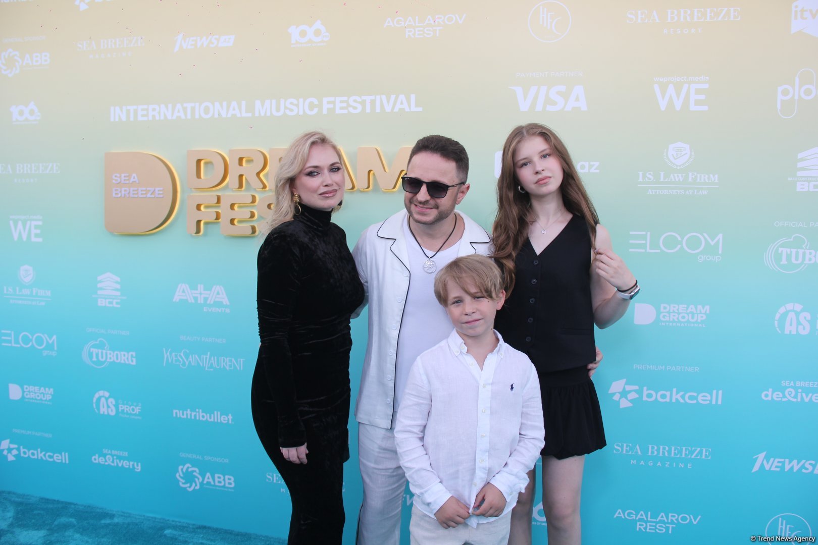 Под летним небом Каспия в Баку стартовал Dream Fest 2025 – звезды на бирюзовой дорожке (ФОТО)