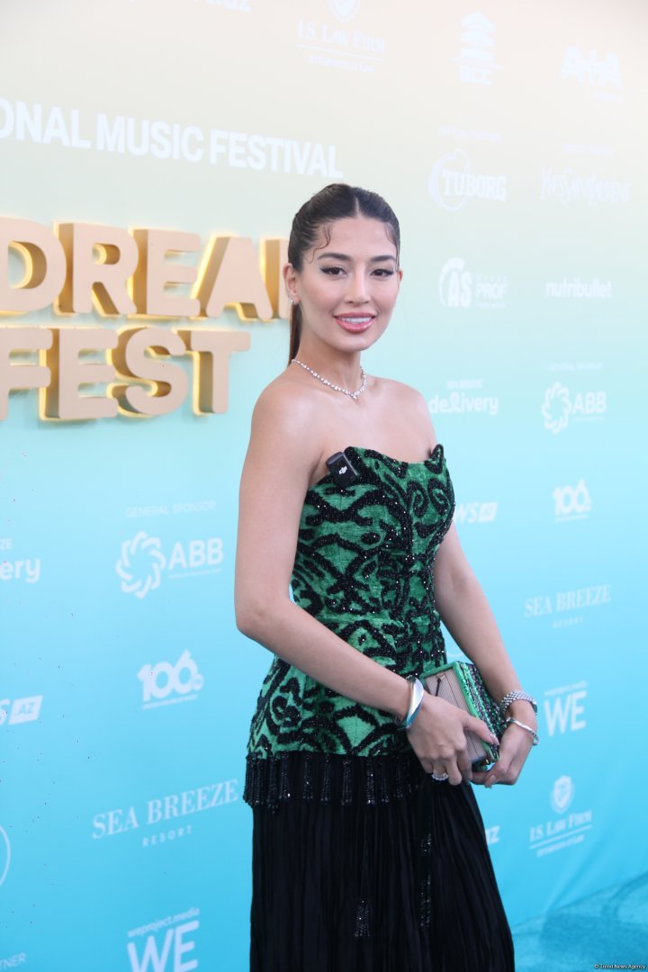 Под летним небом Каспия в Баку стартовал Dream Fest 2025 – звезды на бирюзовой дорожке (ФОТО)