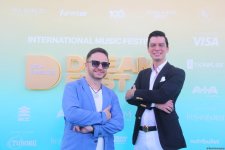 Бирюзовая магия на берегу Каспия: второй день Dream Fest 2025 в Баку (ФОТО)