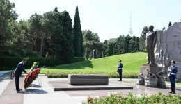 Министр иностранных дел и международного сотрудничества Сомали посетил могилу великого лидера и Аллею шехидов (ФОТО)