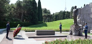 Министр иностранных дел и международного сотрудничества Сомали посетил могилу великого лидера и Аллею шехидов (ФОТО)