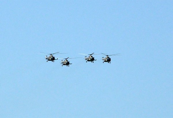 Военные пилоты Азербайджана выполнили учебно-тренировочные полеты (ФОТО)