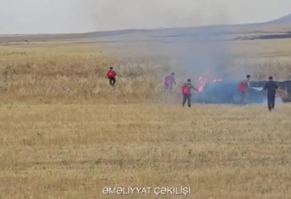 В Карабахе для тушения пожаров в горной местности задействована 51 единица техники, в том числе вертолеты - МЧС (ВИДЕО)