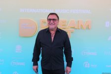 Финальный аккорд Dream Fest 2025 в Баку – звезды современной молодежи на бирюзовой дорожке (ФОТО)