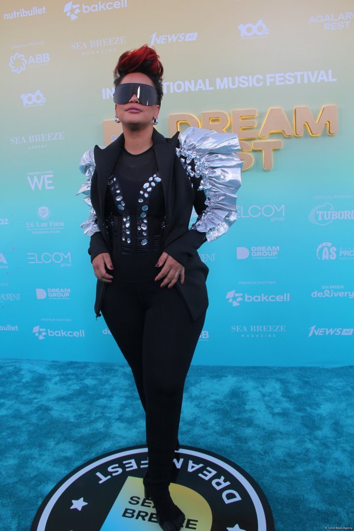 Финальный аккорд Dream Fest 2025 в Баку – звезды современной молодежи на бирюзовой дорожке (ФОТО)