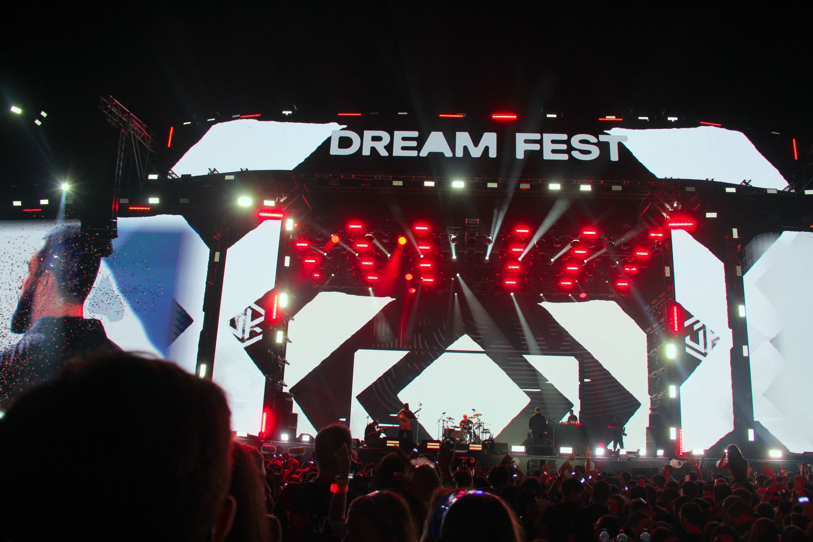 Вихрь музыки, танцев, света и непередаваемой энергии – так завершился Dream Fest 2025 в Баку (ФОТО)
