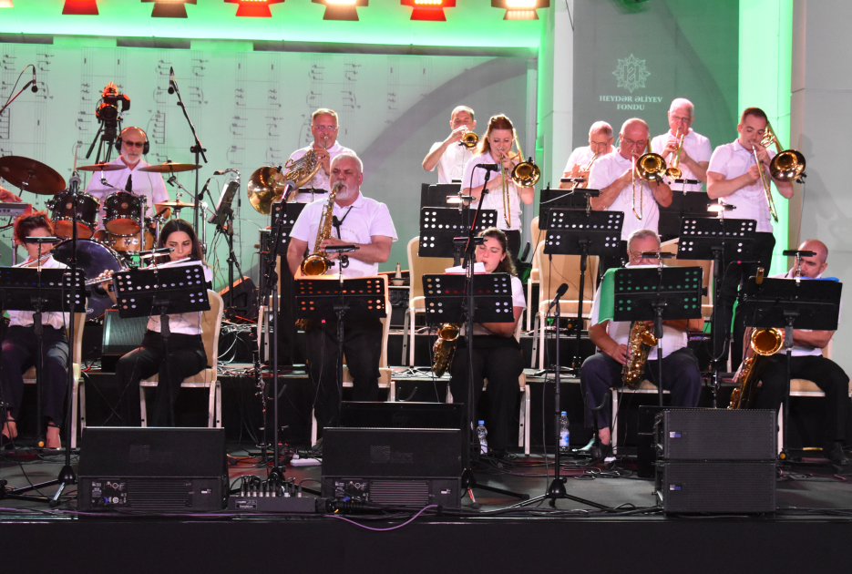 Музыкальная группа Tbilisi Big Band порадовала меломанов энергичным выступлением на Габалинском фестивале (ФОТО)