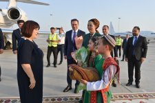 Сахиба Гафарова прибыла с рабочим визитом в Туркменистан (ФОТО)