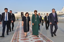 Сахиба Гафарова прибыла с рабочим визитом в Туркменистан (ФОТО)