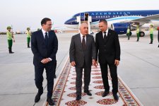 Премьер-министр Али Асадов прибыл с рабочим визитом в Туркменистан (ФОТО)