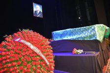 Народного писателя Азербайджана Эльчина Эфендиева проводили в последний путь на Аллею почетного захоронения (ФОТО) (Обновлено)