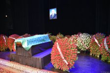 Народного писателя Азербайджана Эльчина Эфендиева проводили в последний путь на Аллею почетного захоронения (ФОТО) (Обновлено)