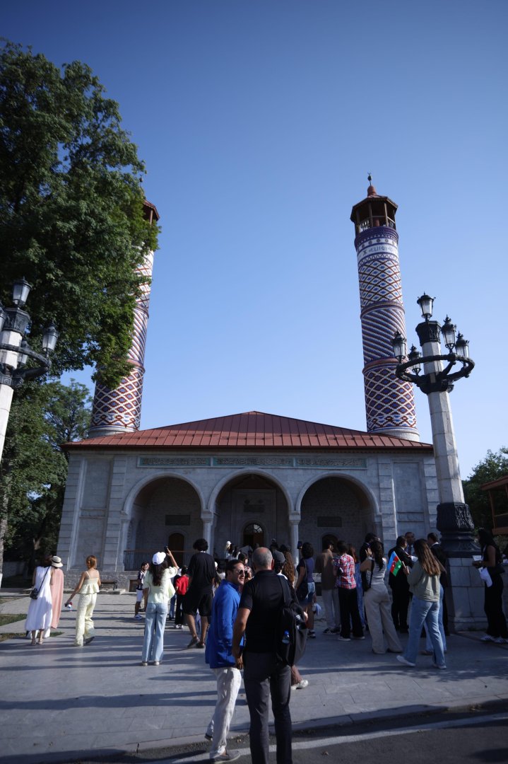 Участники VI летнего лагеря диаспорской молодежи побывали в Шуше (ФОТО)