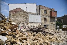 В Баку начался снос аварийных зданий на территории "Советской" (Эксклюзив) (ВИДЕО/ФОТО)