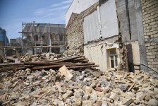 В Баку начался снос аварийных зданий на территории "Советской" (Эксклюзив) (ВИДЕО/ФОТО)