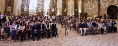 В VI летнем лагере диаспорской молодежи прошла презентация книги "Наследие Западного Азербайджана" (ФОТО)