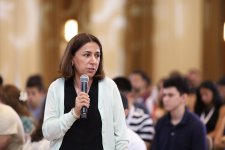 В VI летнем лагере диаспорской молодежи прошла презентация книги "Наследие Западного Азербайджана" (ФОТО)